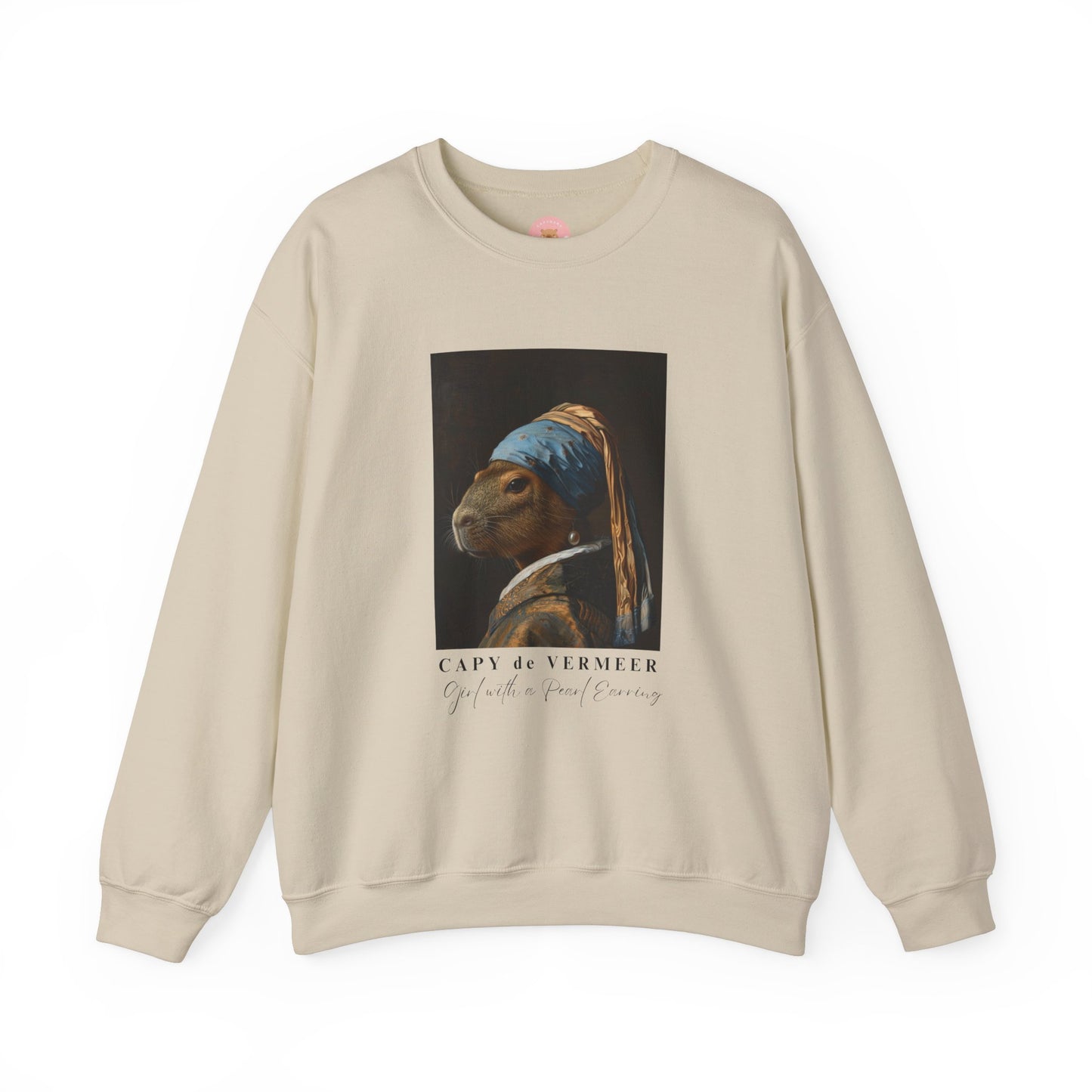 Capy de Vermeer Capybara sweatshirt features a painting inspired by VERMEER's famous painting - A Girl With A Pearl Earring. It's a fun twist for capybara lovers and art enthusiasts, giving off a whimsical and artistic vibe. Perfect for those who appreciate unique and creative designs, this sweatshirt is relevant for art lovers, animal enthusiasts, and those looking for a quirky addition to their wardrobe. Ideal for gifting during birthdays, Christmas, or any special occasion.